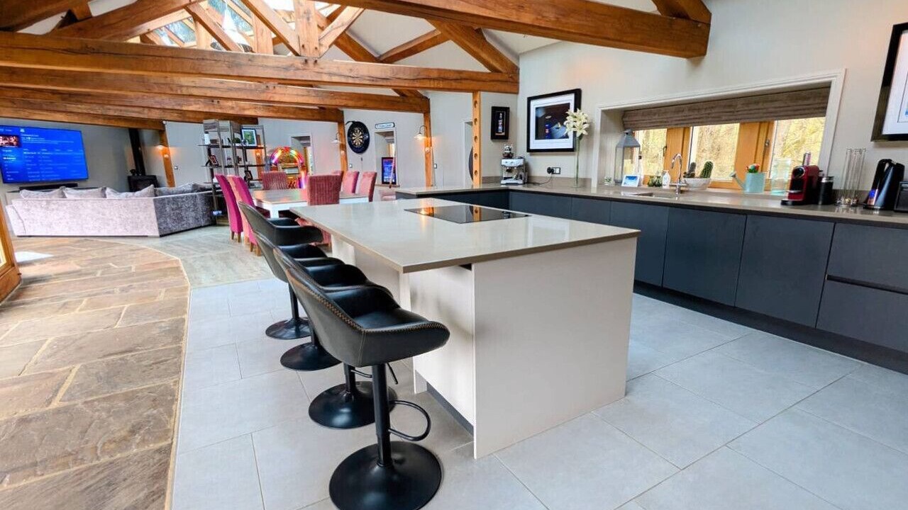 Photo of Others in Honley