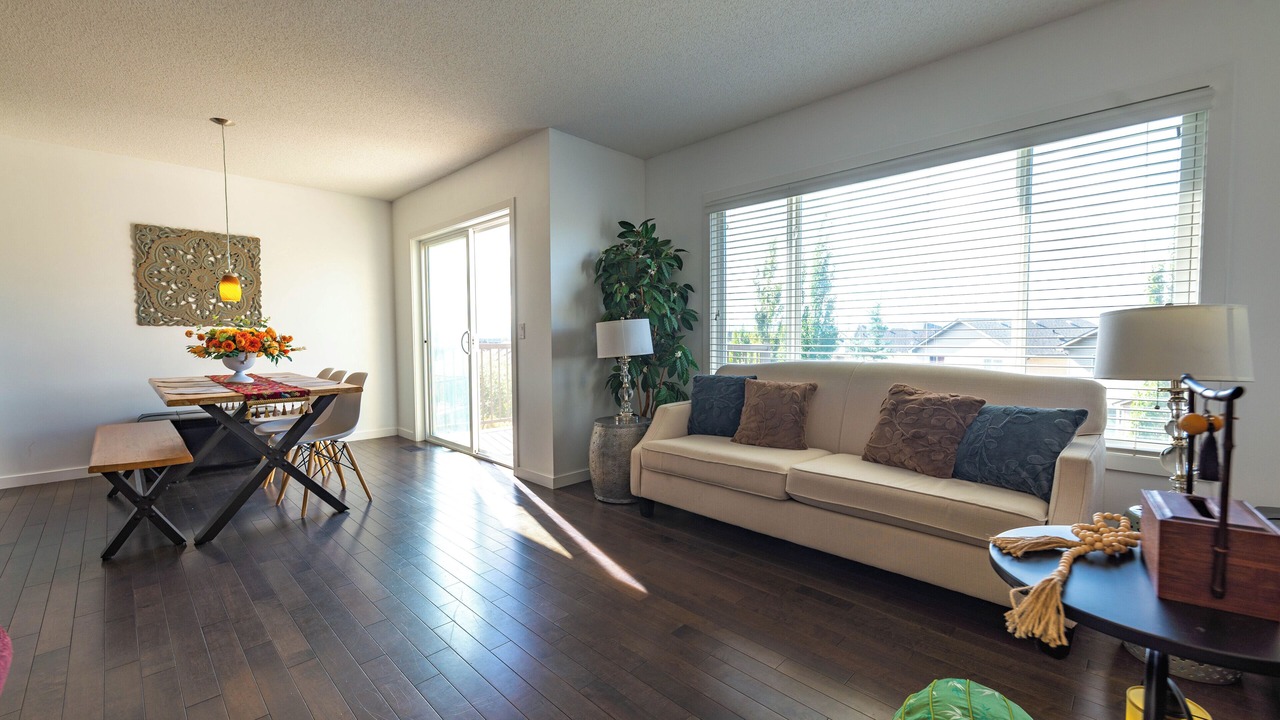 Photo of Livingroom in Cochrane