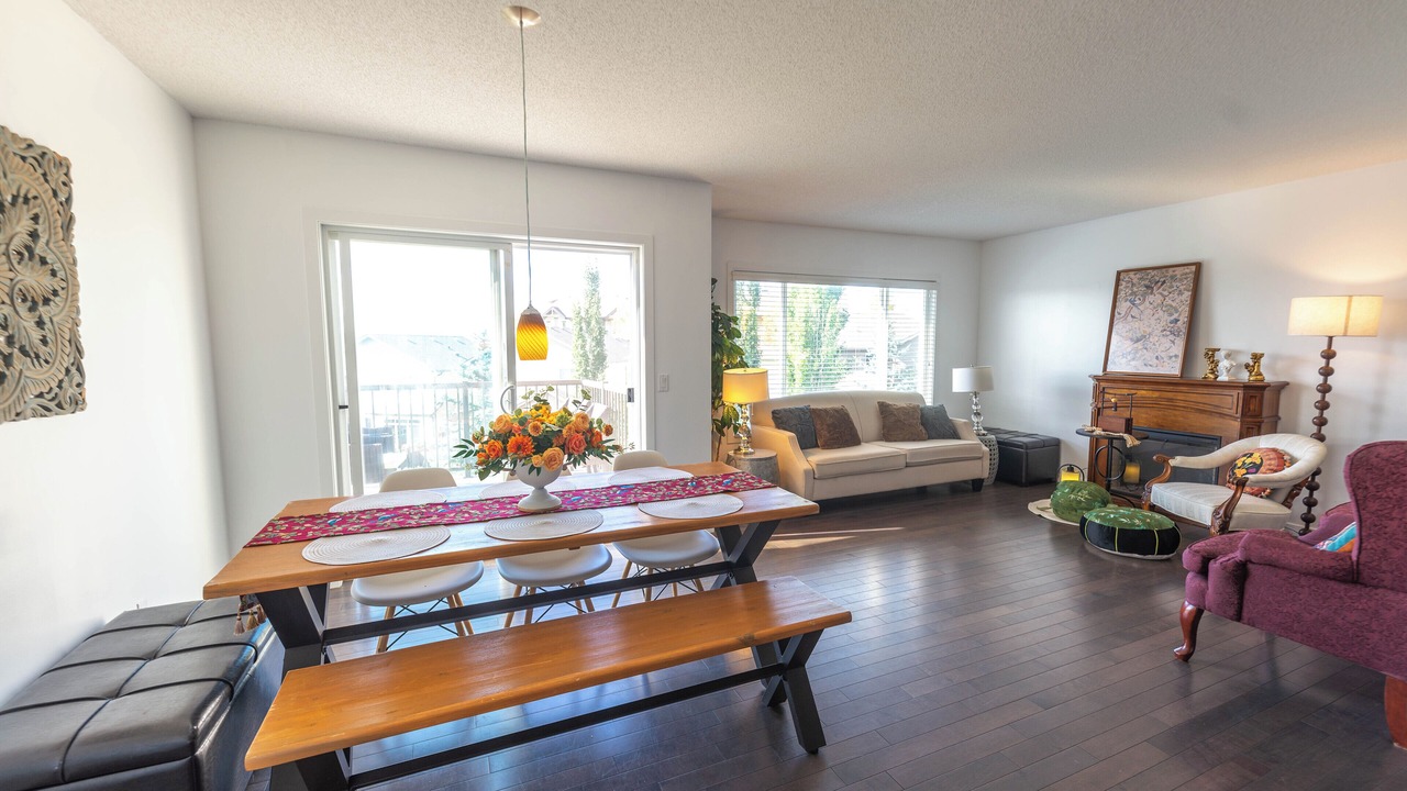 Photo of Livingroom in Cochrane