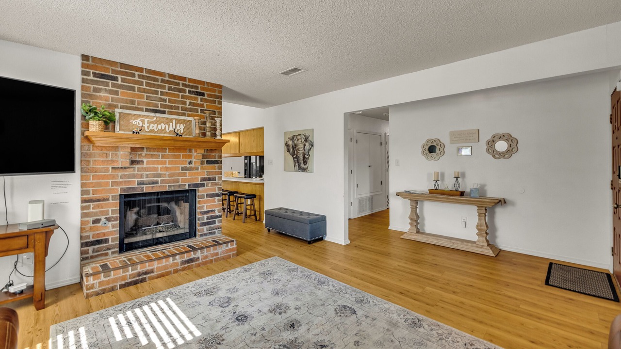 Photo of Livingroom in Broken Arrow