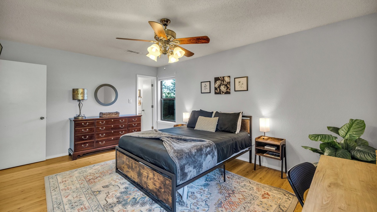 Photo of Bedroom in Broken Arrow