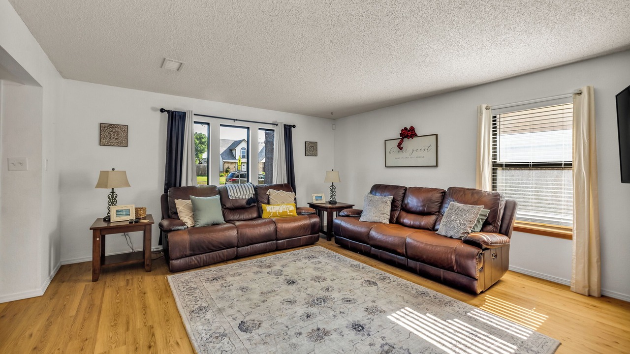 Photo of Livingroom in Broken Arrow