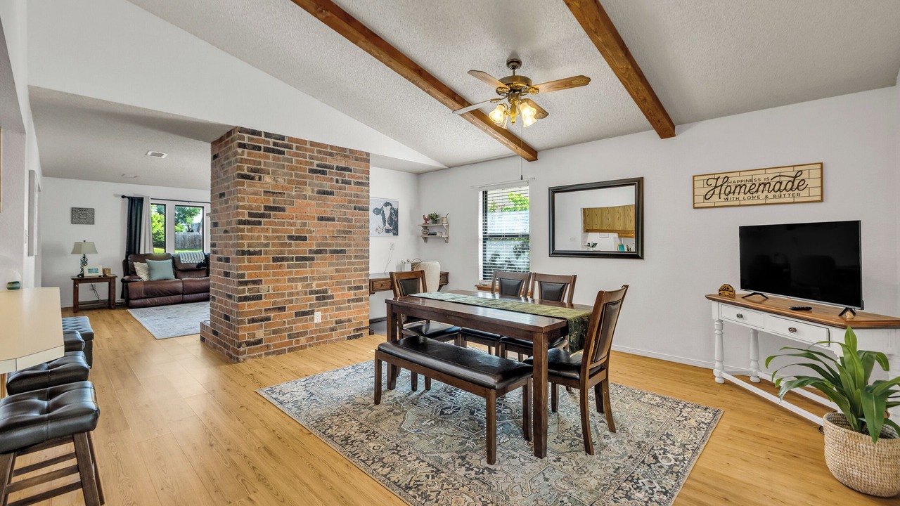 Photo of Livingroom in Broken Arrow