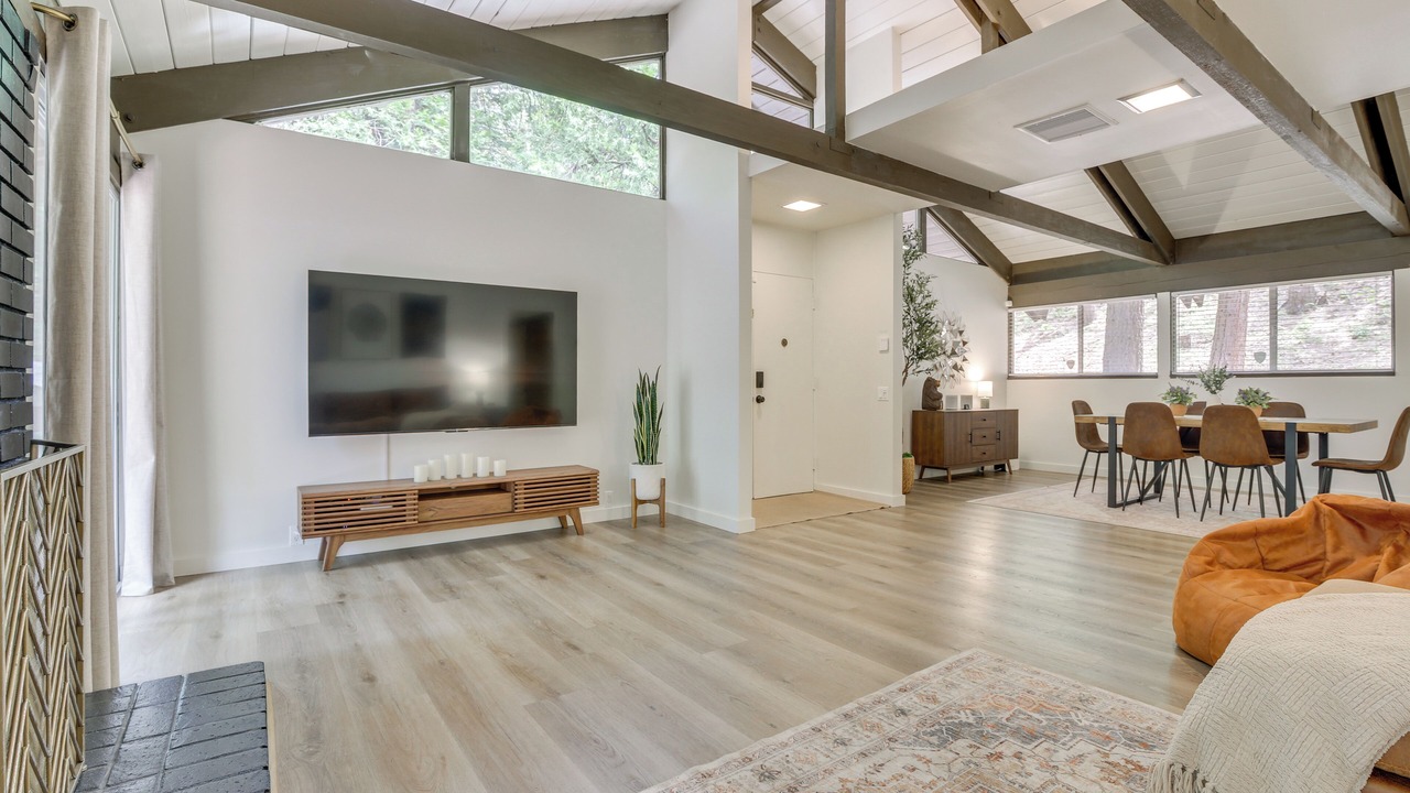 Photo of Livingroom in Twin Peaks