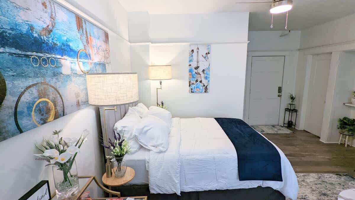 Photo of Bedroom in Downtown Long Beach