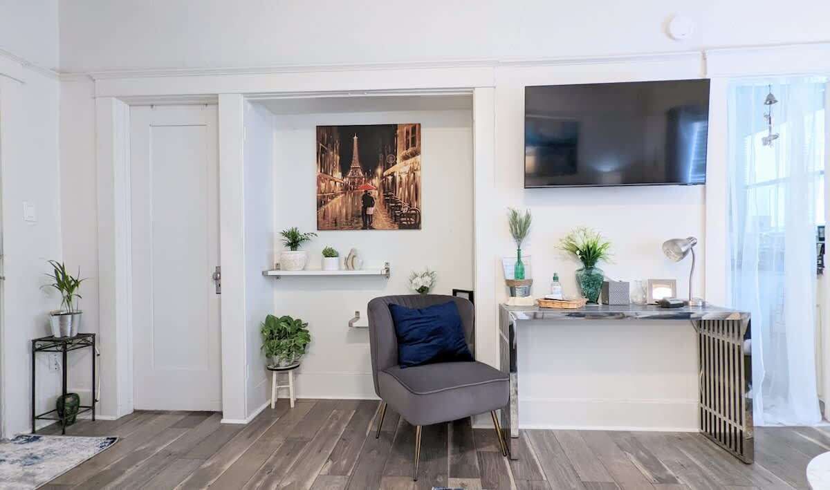 Photo of Livingroom in Downtown Long Beach