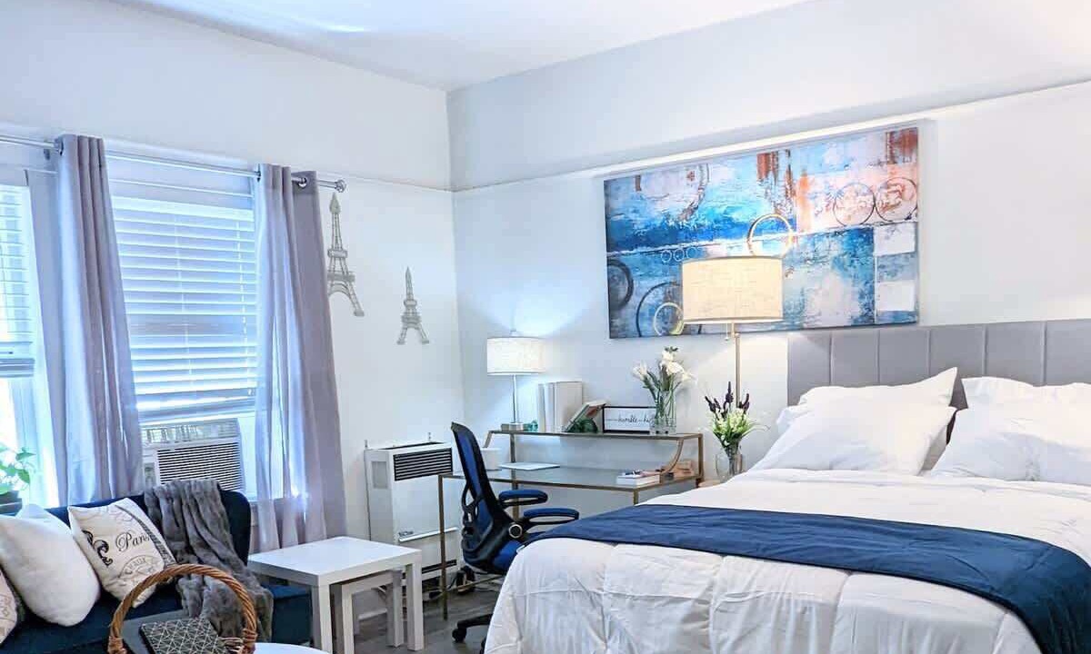 Photo of Bedroom in Downtown Long Beach