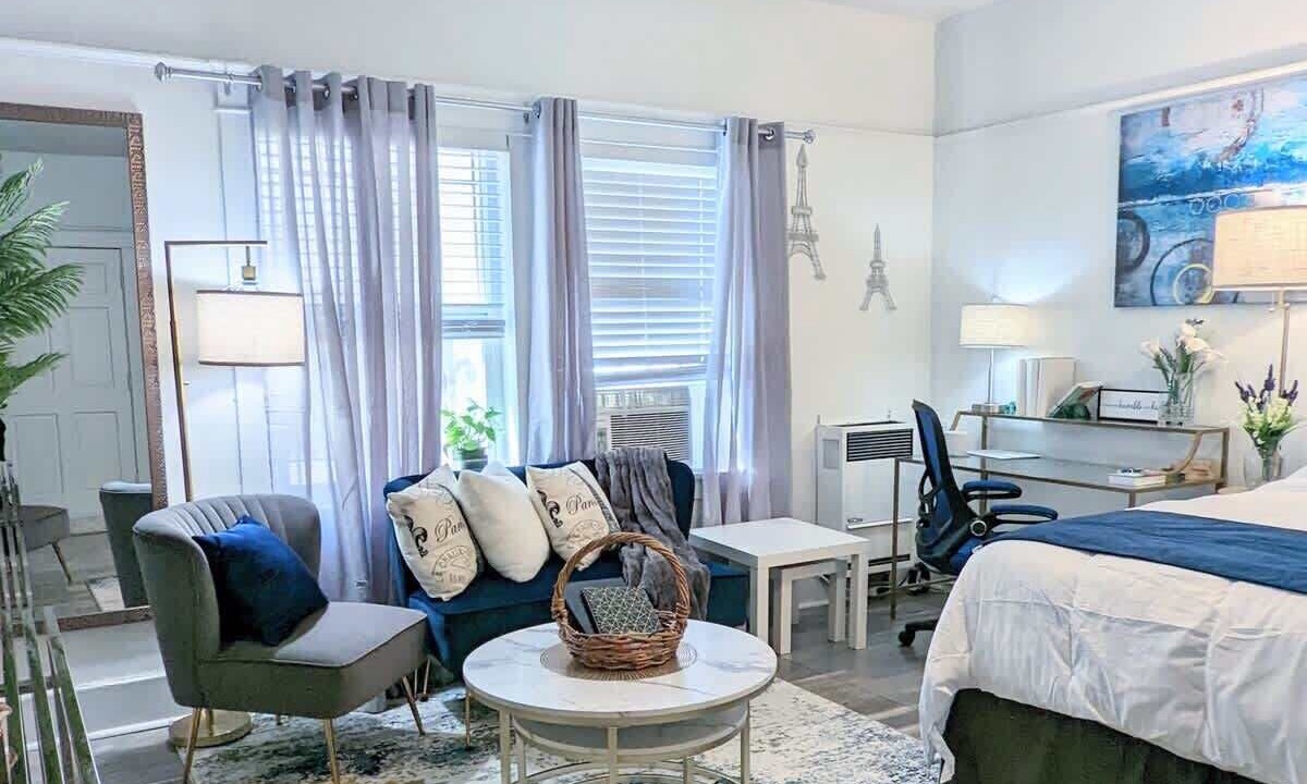 Photo of Bedroom in Downtown Long Beach