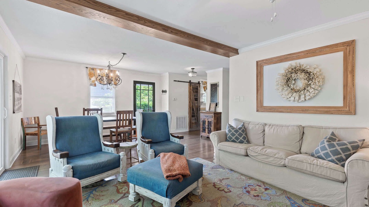 Photo of Livingroom in Decatur