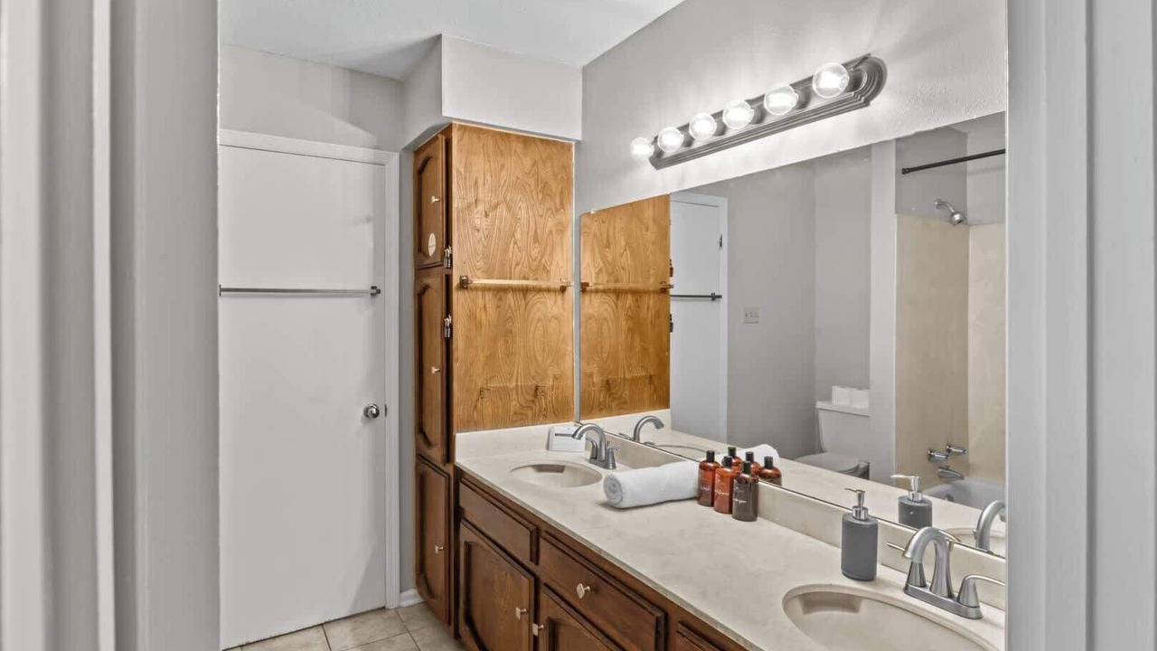 Photo of Bathroom in Highlands - Perkins