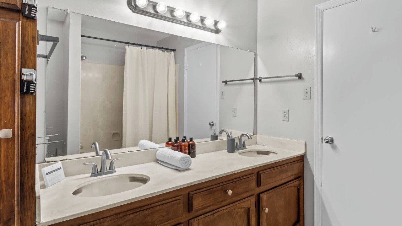 Photo of Bathroom in Highlands - Perkins