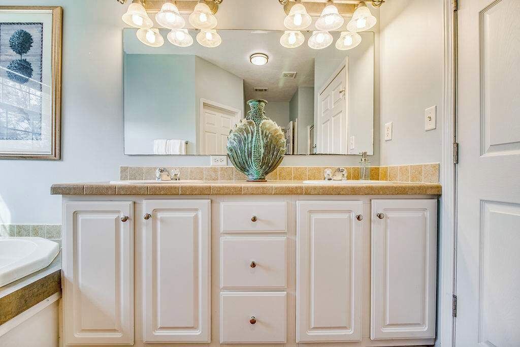 Photo of Bathroom in Ono Island