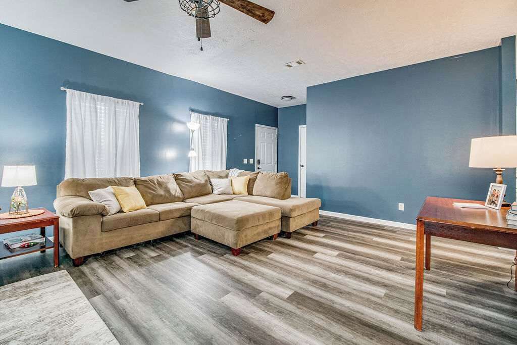 Photo of Livingroom in Ono Island
