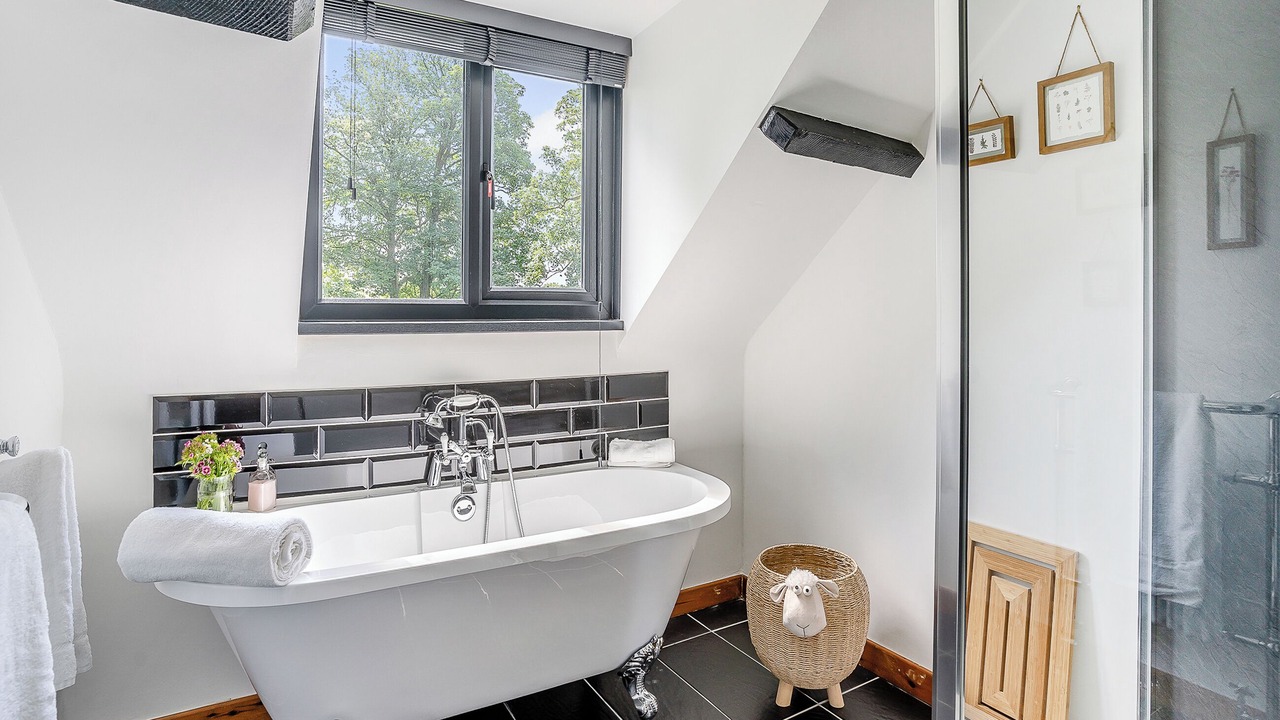 Photo of Bathroom in Cribyn