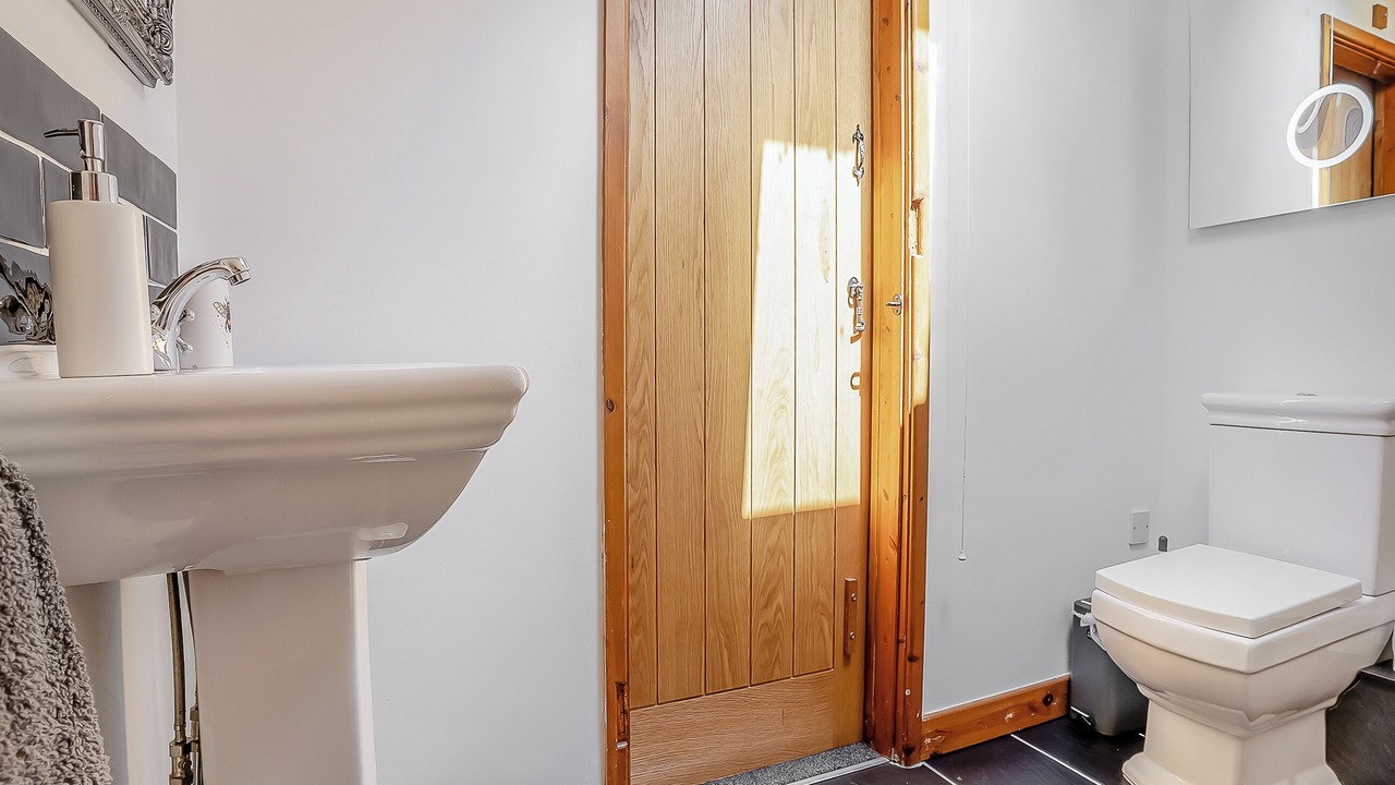 Photo of Bathroom in Cribyn