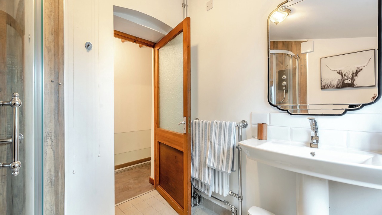 Photo of Bathroom in Cribyn