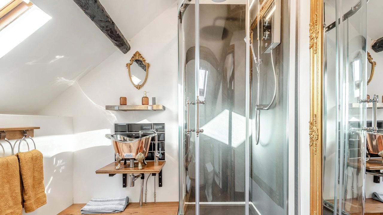 Photo of Bathroom in Cribyn