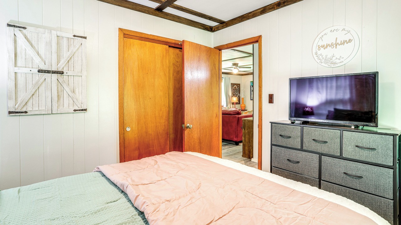 Photo of Bedroom in Hardy