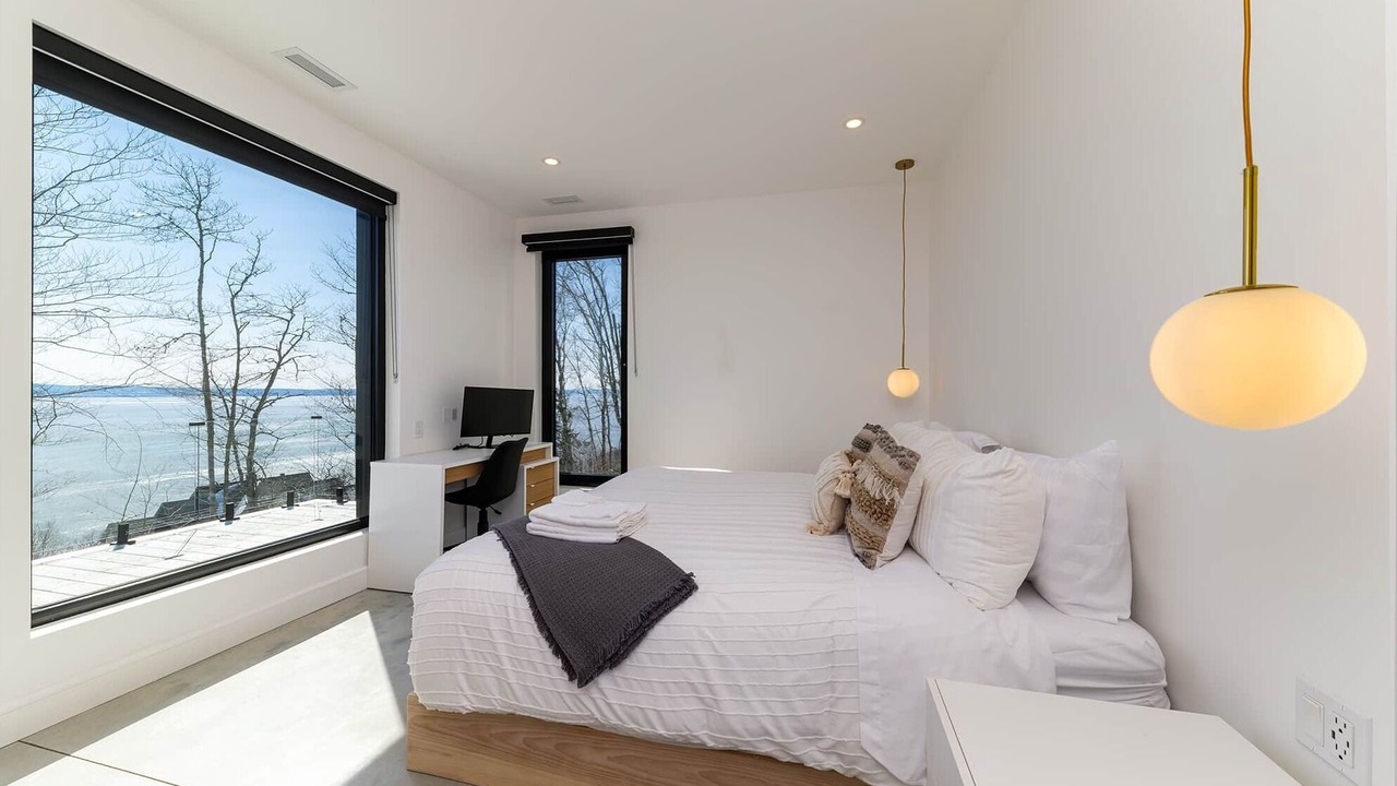 Photo of Bedroom in Petite-Riviere-Saint-Francois