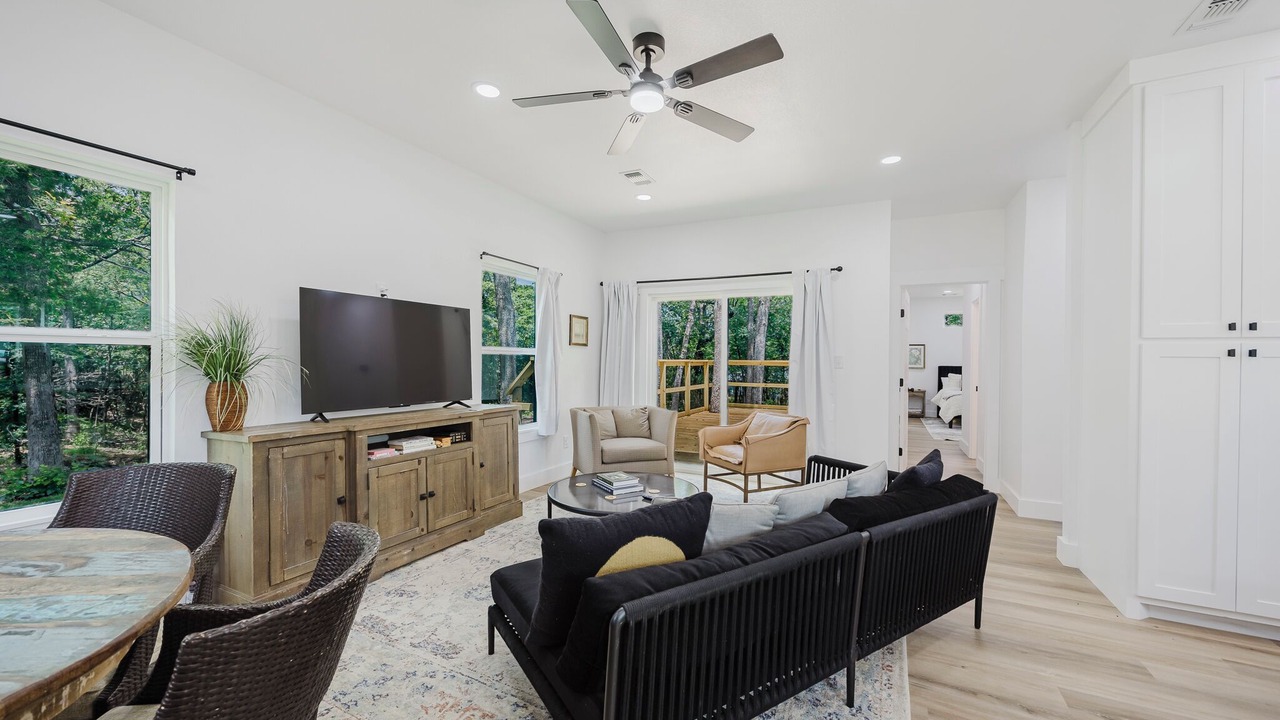 Photo of Livingroom in Kingston