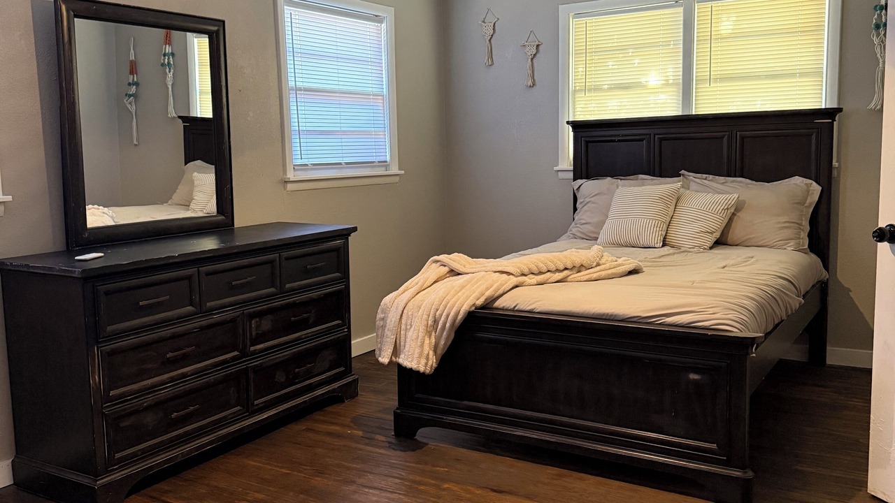Photo of Bedroom in Plainview