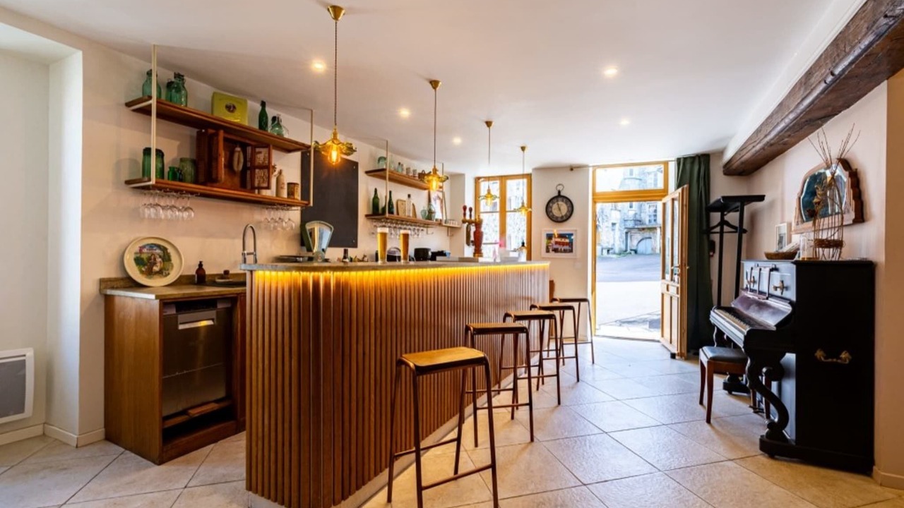 Photo of Others in Flavigny-sur-Ozerain