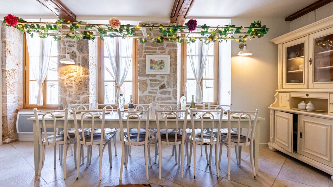 Photo of Others in Flavigny-sur-Ozerain