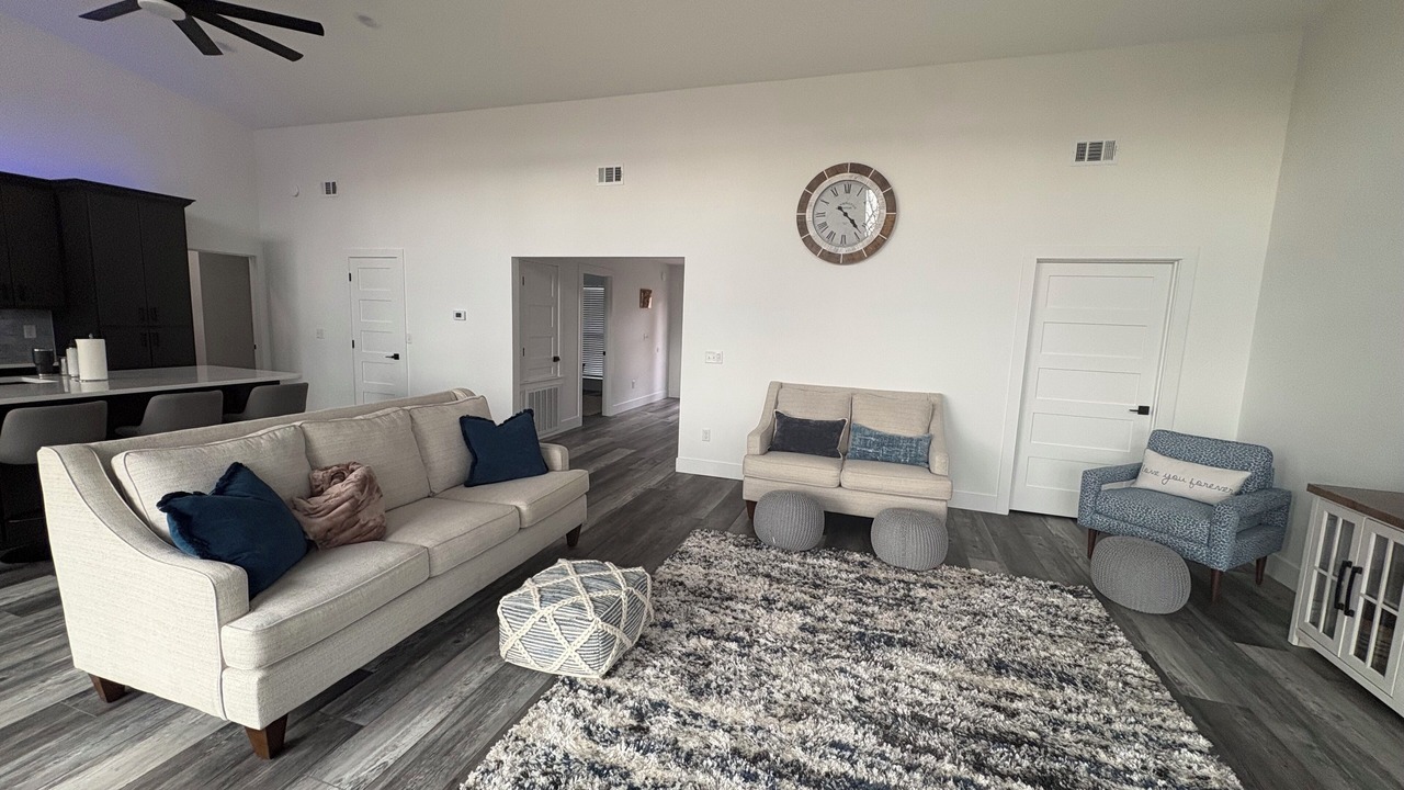 Photo of Livingroom in Clinton