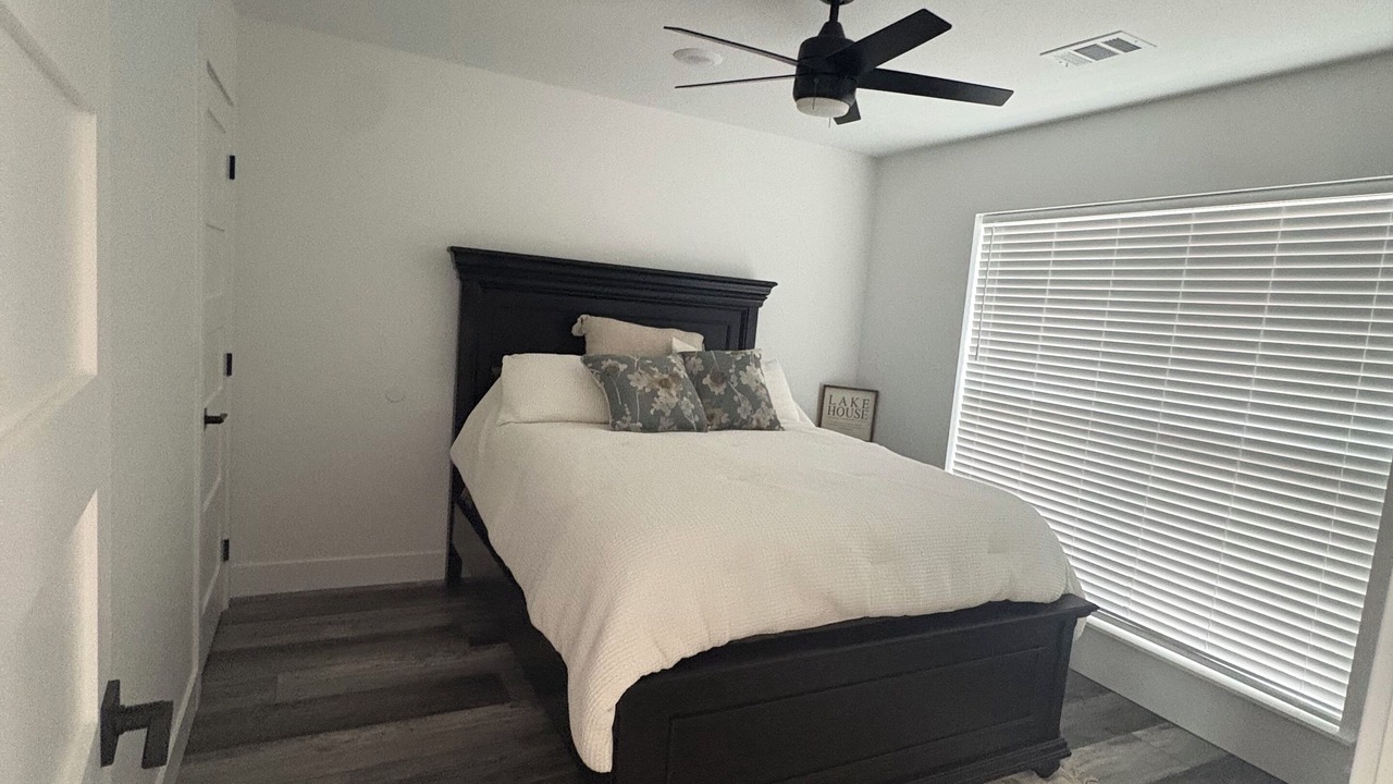 Photo of Bedroom in Clinton