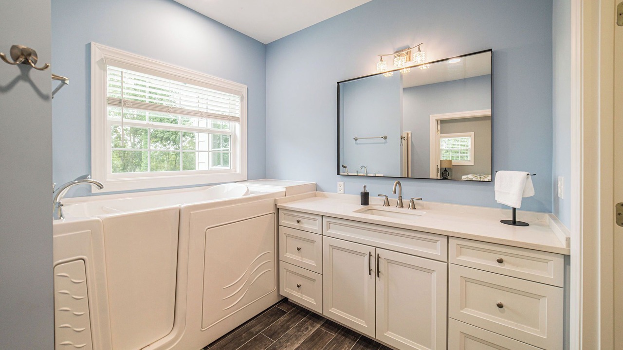 Photo of Bathroom in Almo