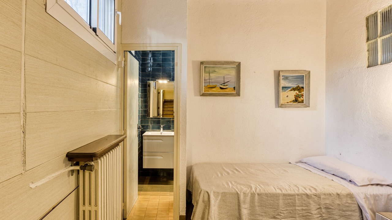 Photo of Bedroom in Llanca