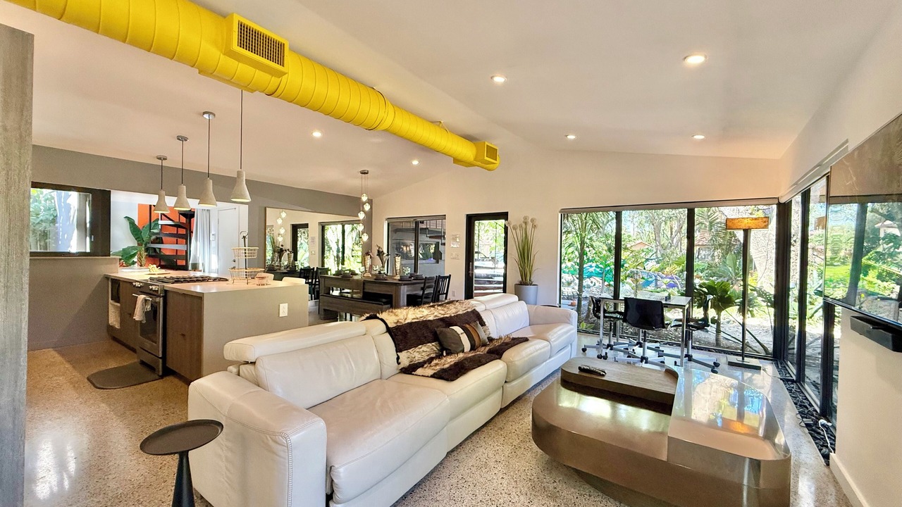 Photo of Livingroom in South Middle River