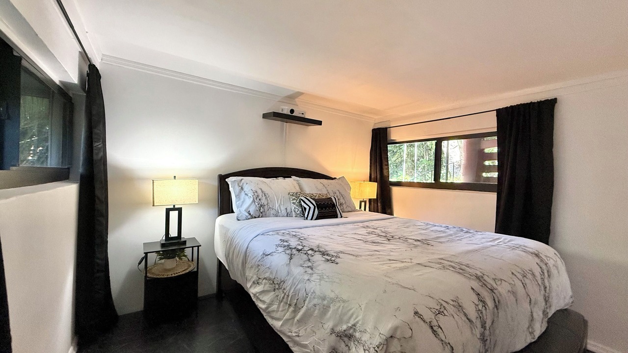 Photo of Bedroom in South Middle River