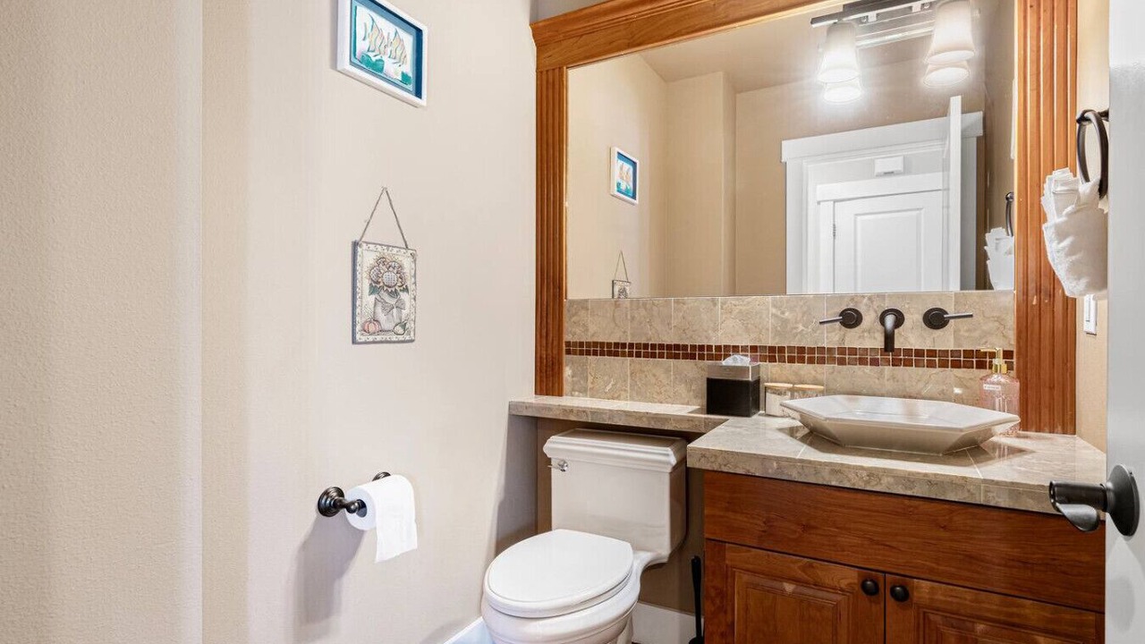 Photo of Bathroom in Cougar Mountain