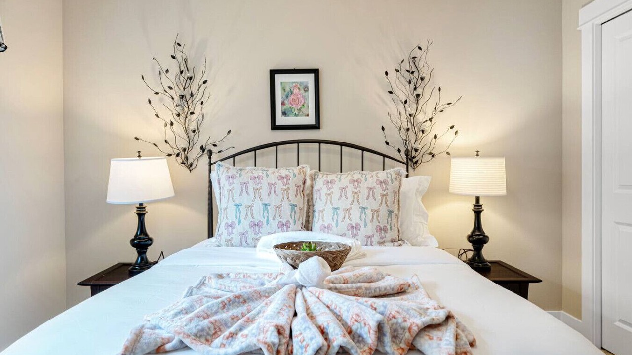 Photo of Bedroom in Cougar Mountain