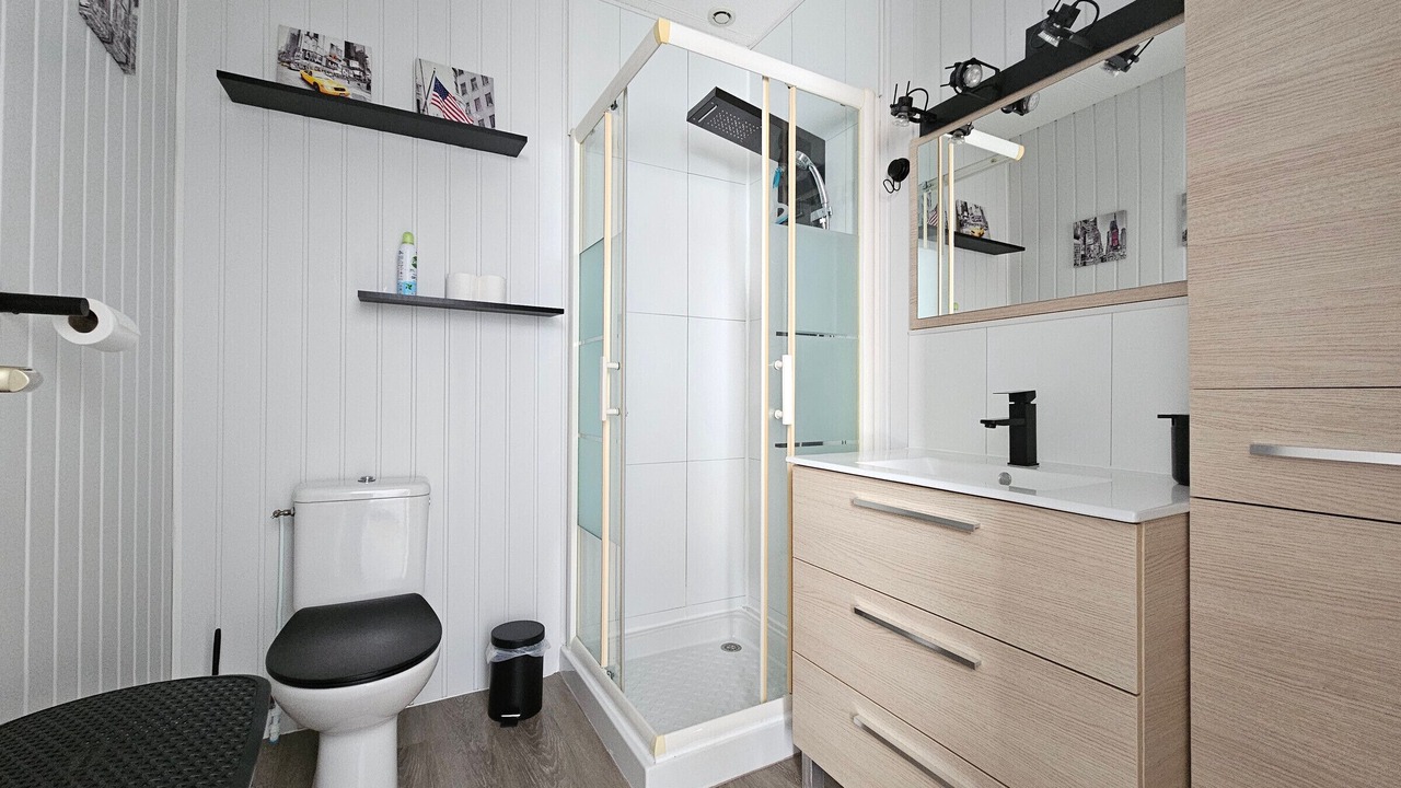 Photo of Bathroom in LʼAiguillon-sur-Mer