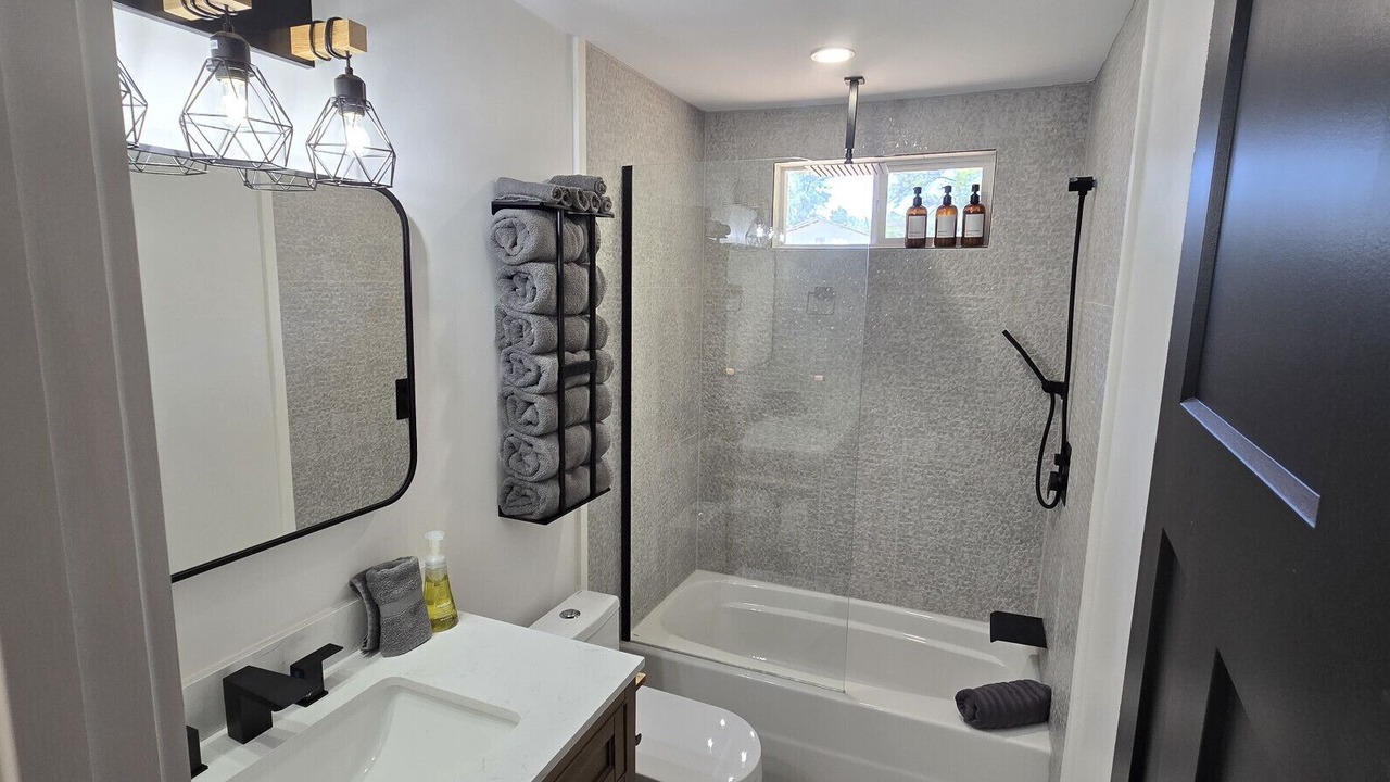 Photo of Bathroom in Peletier