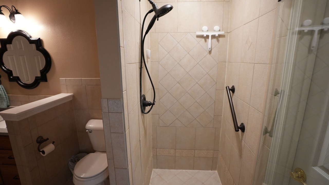 Photo of Bathroom in St. Robert