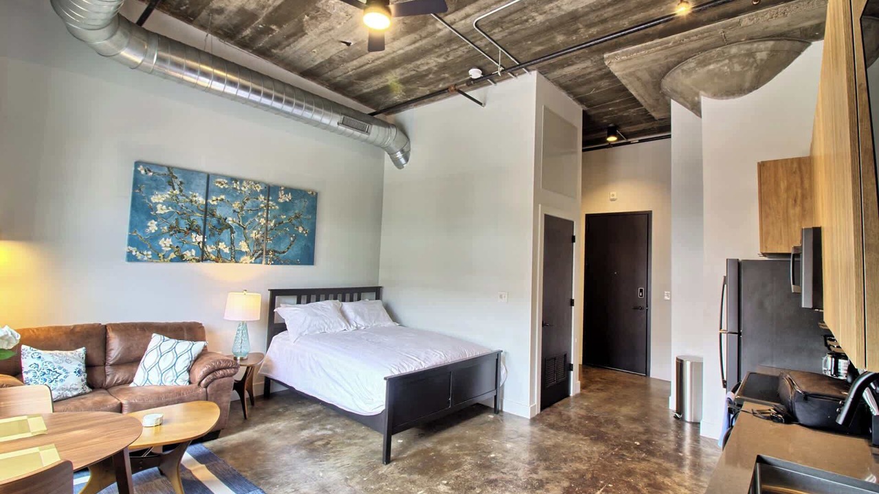 Photo of Bedroom in Midtown