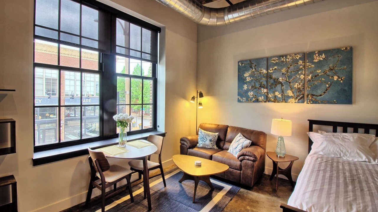 Photo of Livingroom in Midtown