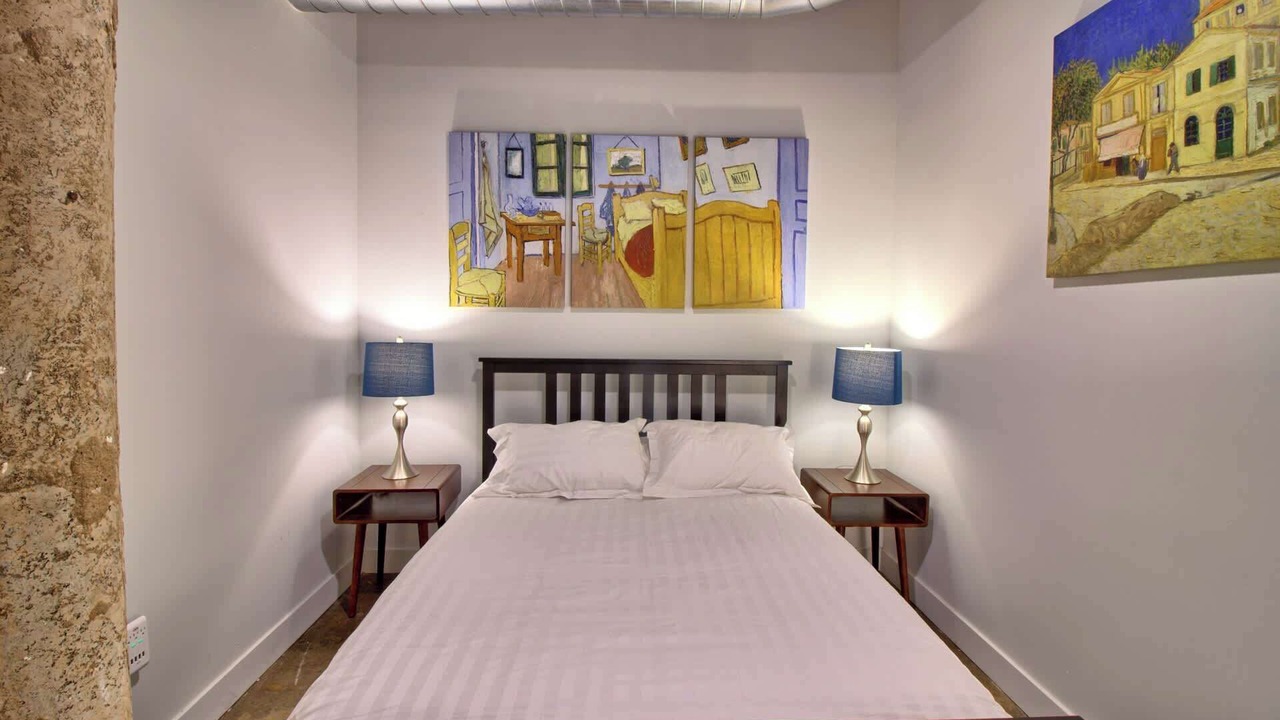 Photo of Bedroom in Midtown