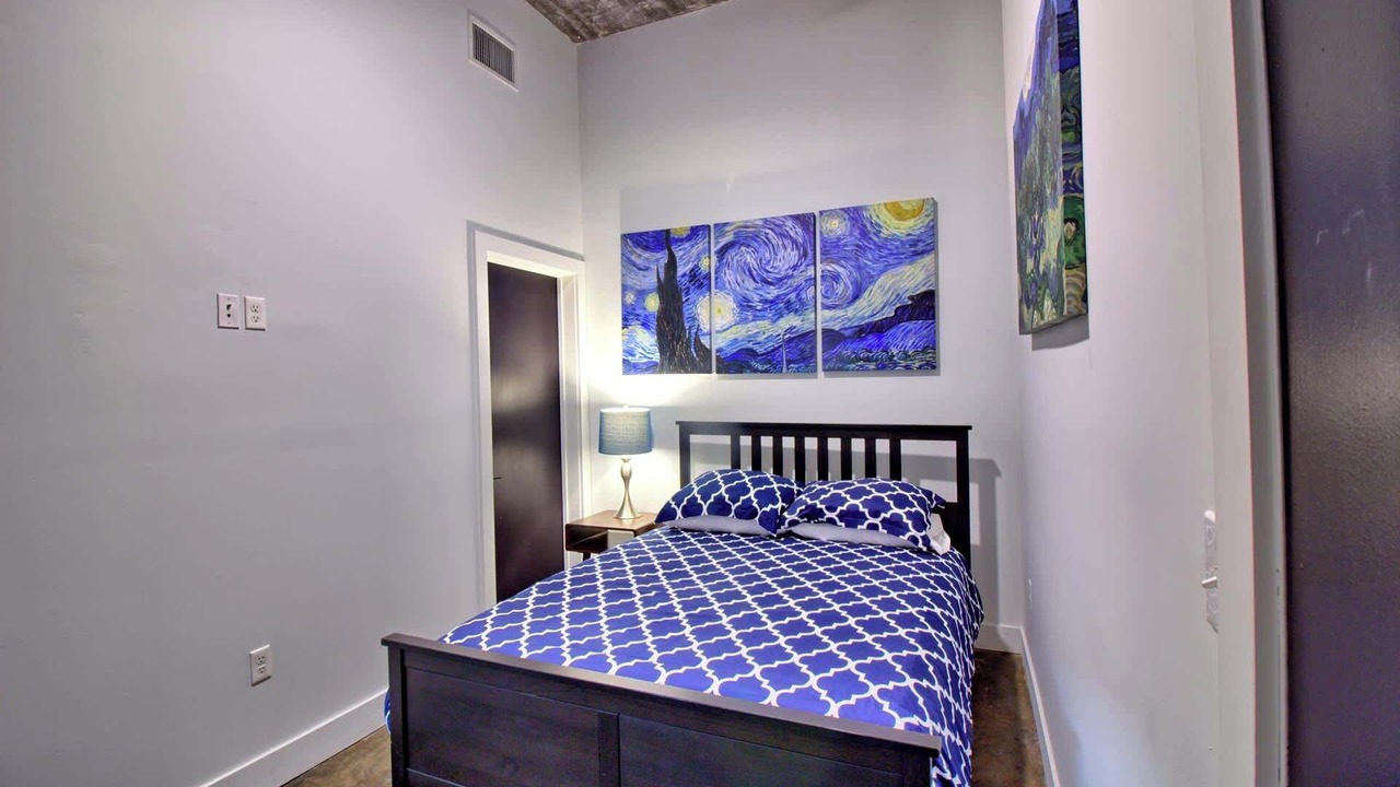 Photo of Bedroom in Midtown