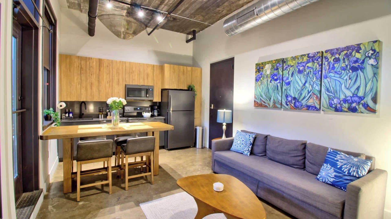 Photo of Livingroom in Midtown