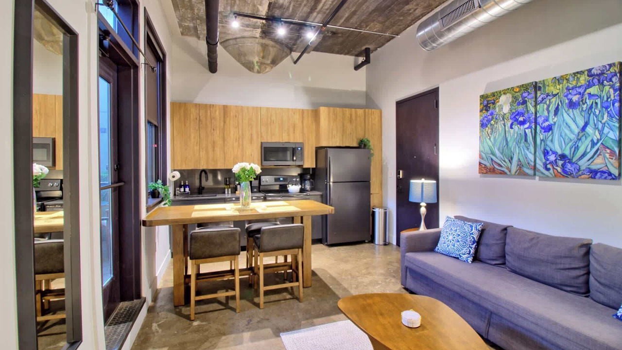Photo of Livingroom in Midtown