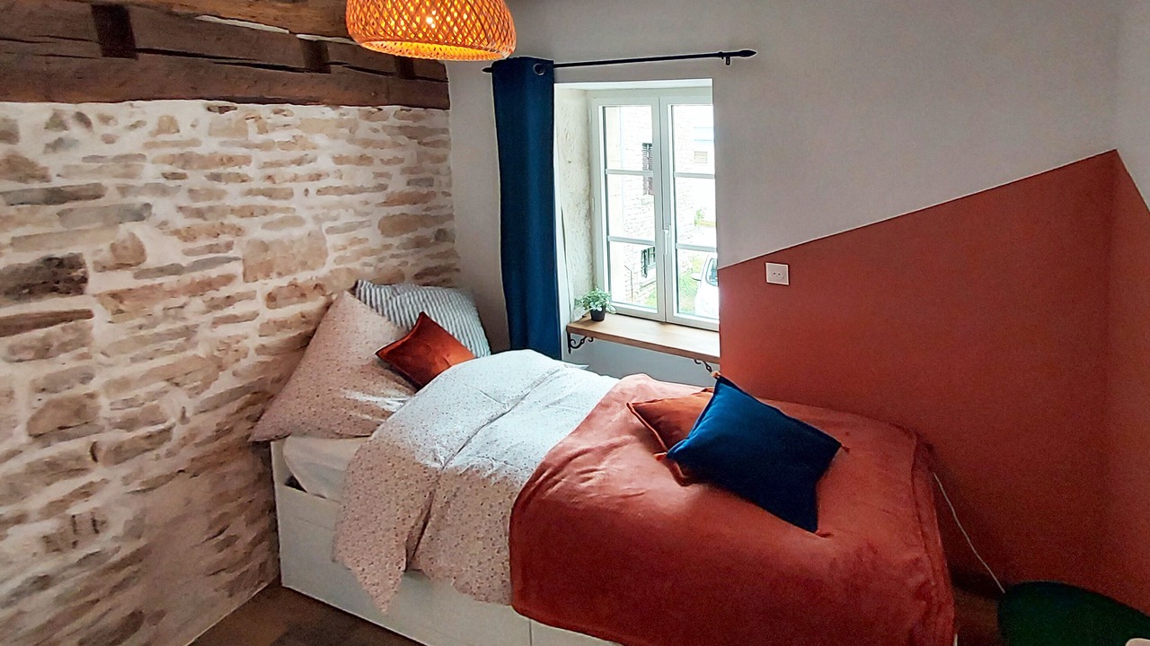 Photo of Bedroom in Saint-Romain