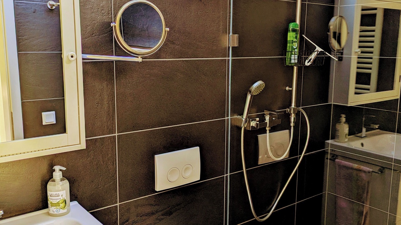 Photo of Bathroom in Betting