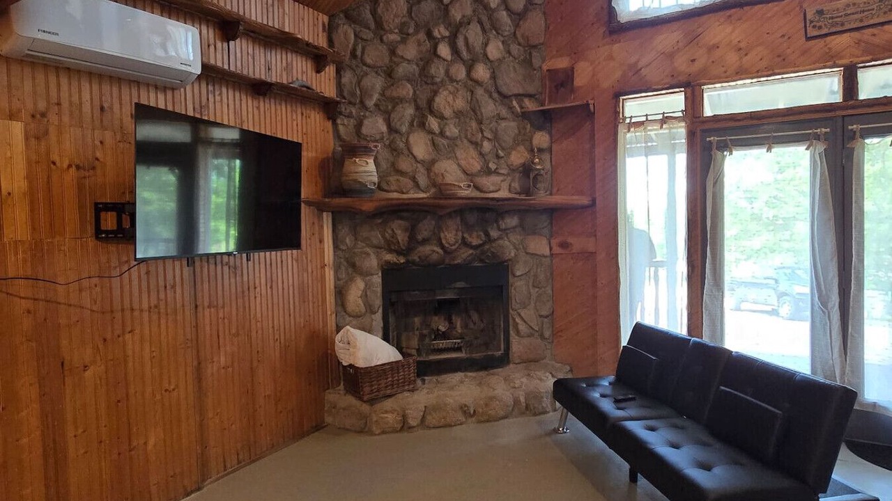 Photo of Livingroom in Davis
