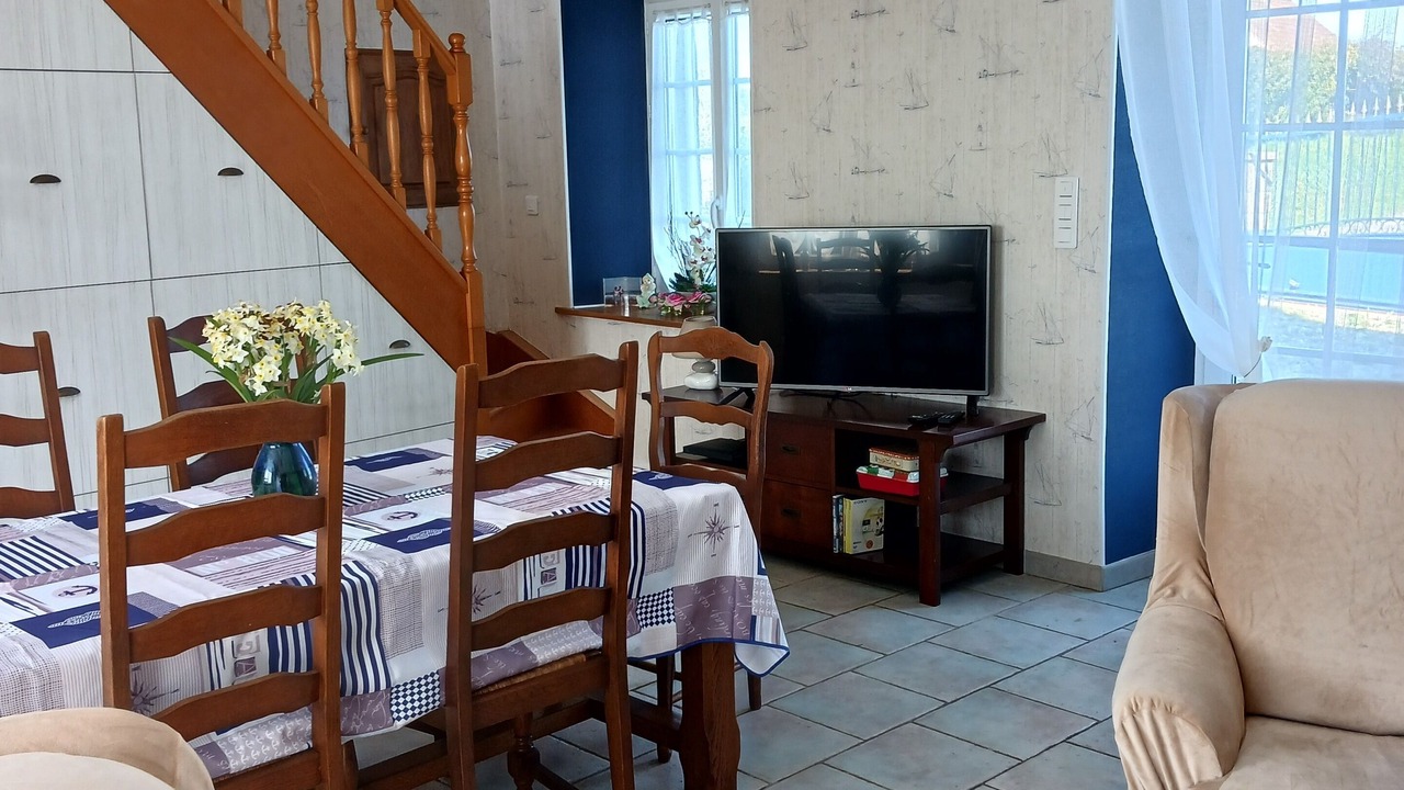 Photo of Livingroom in Reville