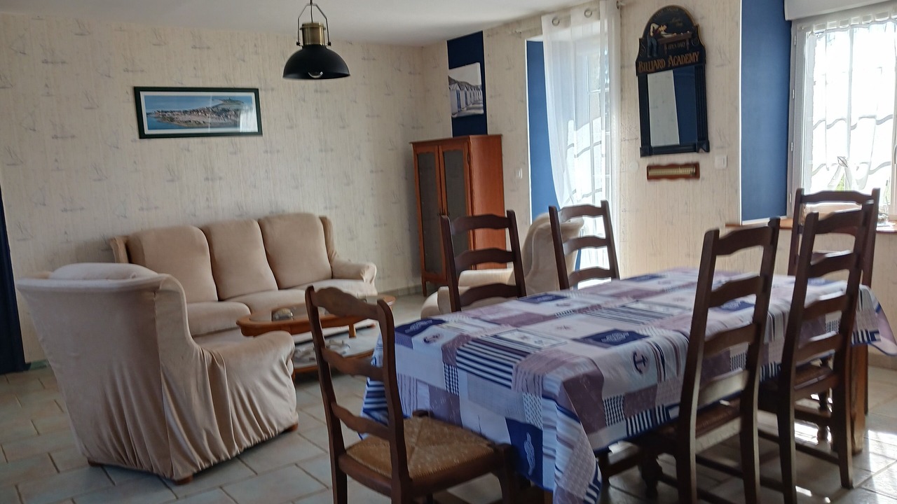 Photo of Livingroom in Reville