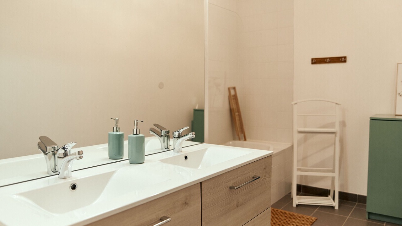Photo of Bathroom in Saint-Leonard-des-Bois